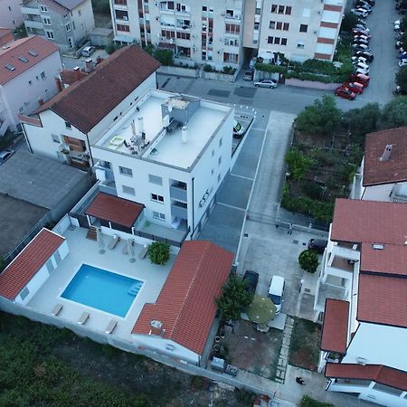 Apartment Zara - Luxury Apartment With Private Pool Exterior photo