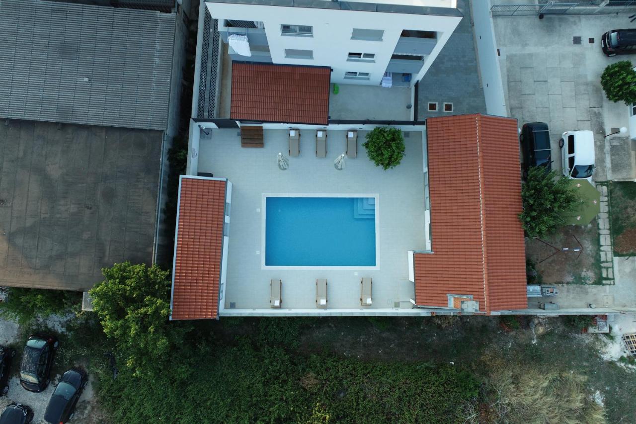 Apartment Zara - Luxury Apartment With Private Pool Exterior photo