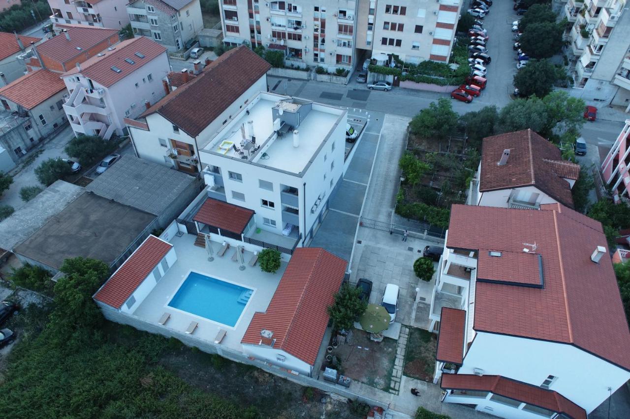 Apartment Zara - Luxury Apartment With Private Pool Exterior photo